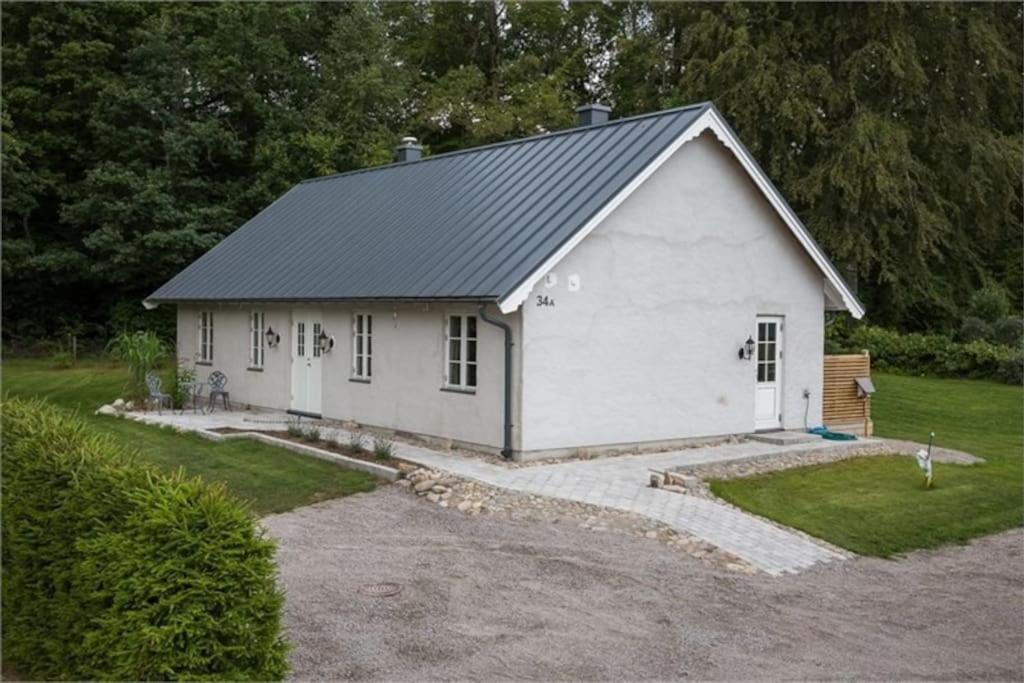 Beautiful And Cosy House Near The Lake オロフストロム エクステリア 写真