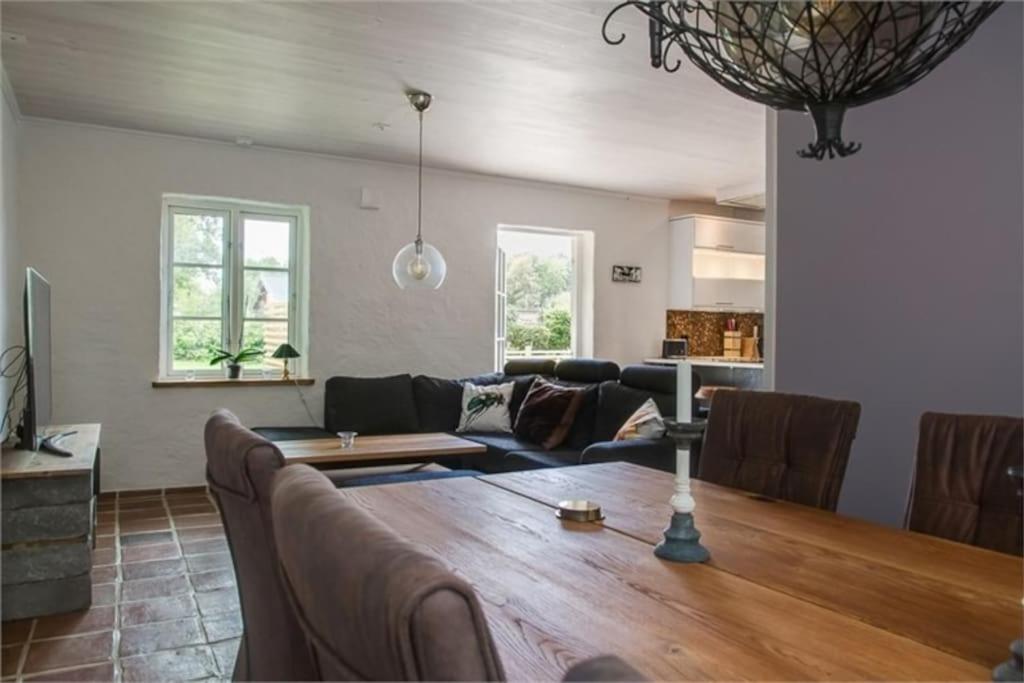 Beautiful And Cosy House Near The Lake オロフストロム エクステリア 写真